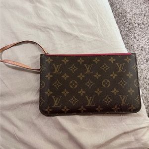 Louis Vuitton Neverfull Pochette mm/gm